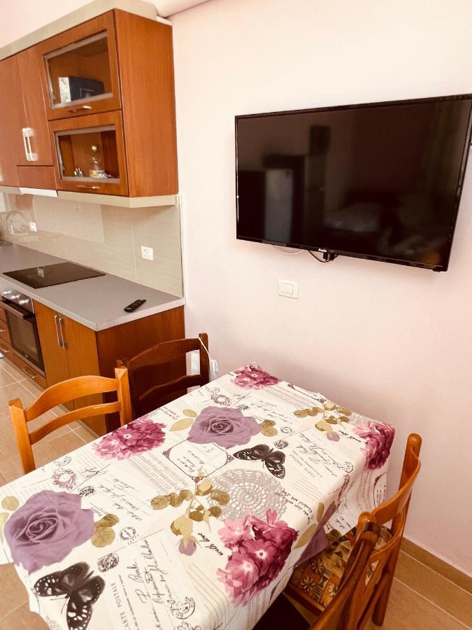 Sana Apartment Sarande Exterior photo